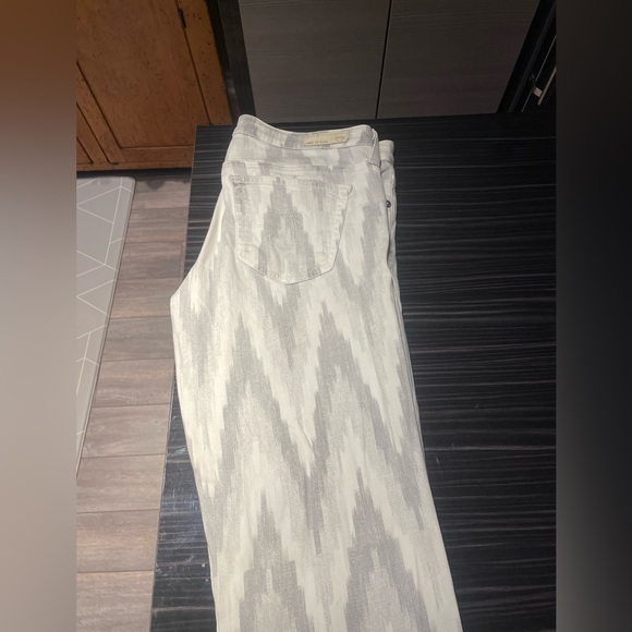 AG chevron pattern jeans size 28R - Picture 4 of 5